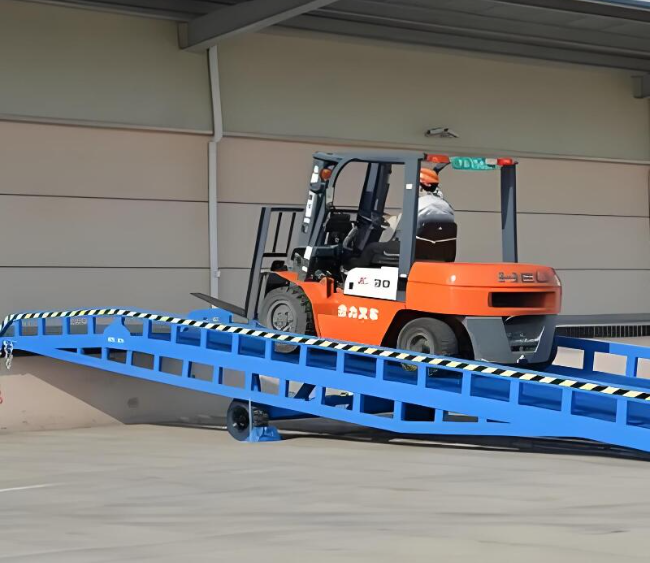 昌都移动式卸货平台（叉车用）